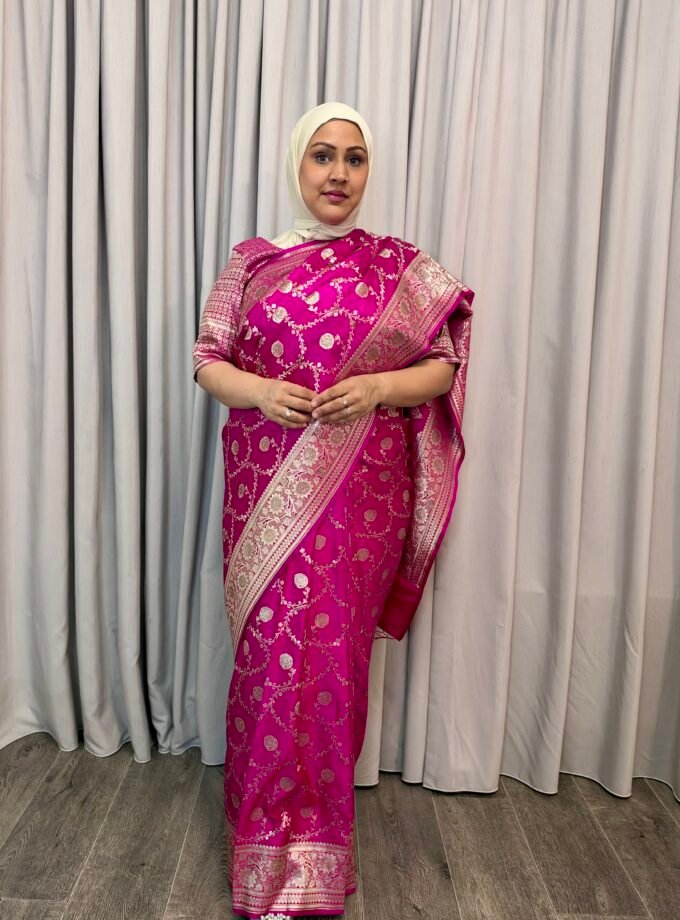 Kant en klare saree - fuchsia- Maat M en L